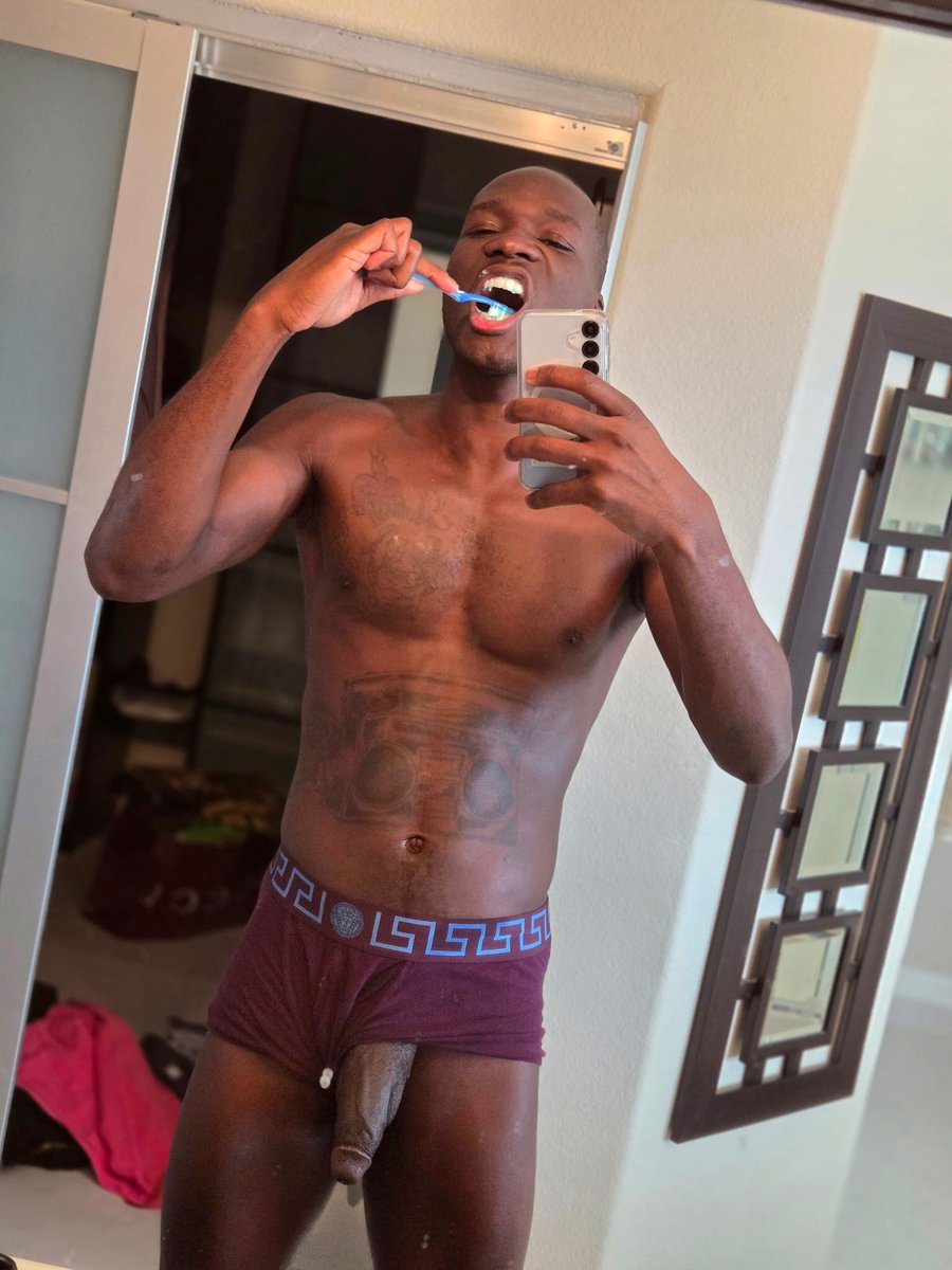 Fellarunitallx4's tweet photo. Good morning everybody brush ya teeth and be great today

Text me something you always wanted to tell me 414-595-8849 https://t.co/4i0dvjgnOF