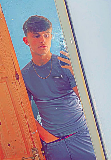 KaydenRich65926's tweet photo. i want free nudes for my bday hmu im not paying x https://t.co/hNMw3xZaul