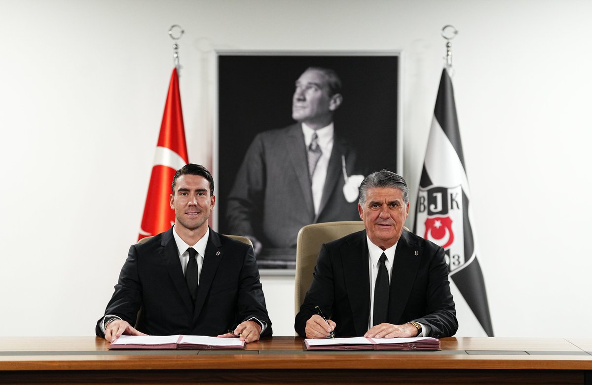 Besiktas's tweet photo. Resmi Açıklama | Dusan Vlahovic

🔗 https://t.co/GZboKQoXHh https://t.co/R2ojLGwkJZ
