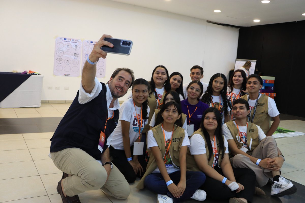 UEenElSalvador's tweet photo. 💜 En el segundo día del recorrido por el oriente del país, jóvenes participantes de nuestras actividades lideraron dinámicas y un conversatorio sobre la prevención de embarazos en niñas y adolescentes. https://t.co/qIENok11it