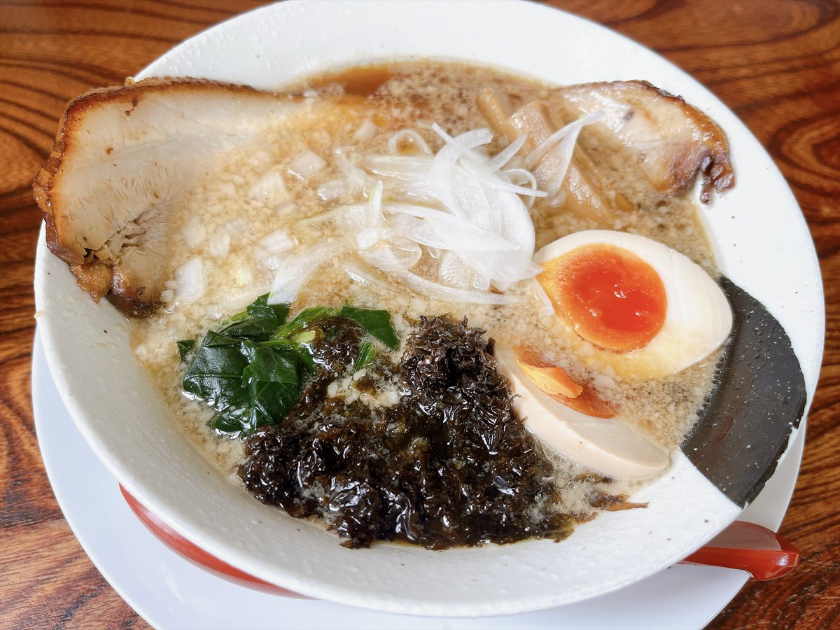 chirotan22's tweet photo. https://t.co/BxVRwRdeDp

麺屋はるで背脂醤油らーめん特🍜1時間並んだから美味しさ無限大だよね。 https://t.co/sUmwqS2dgr
