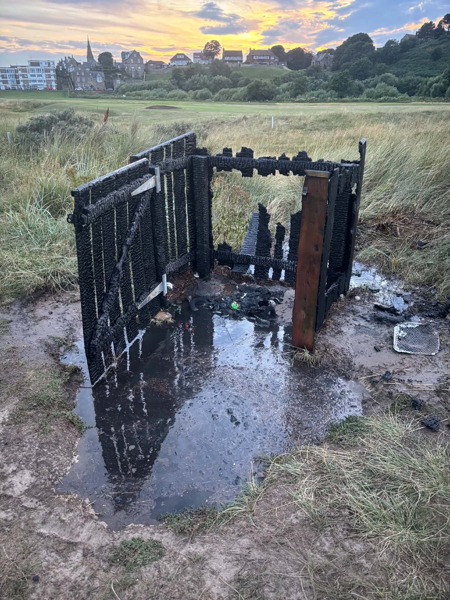 NlandFRS's tweet photo. 🔥 A disposable BBQ left in a bin caused a fire that could easily have spread beyond the container and into surrounding vegetation.

Please pack a picnic, not a BBQ. Disposable BBQs can stay hot long after use and pose a serious wildfire risk.

#LILIY https://t.co/W3JLyouLKd