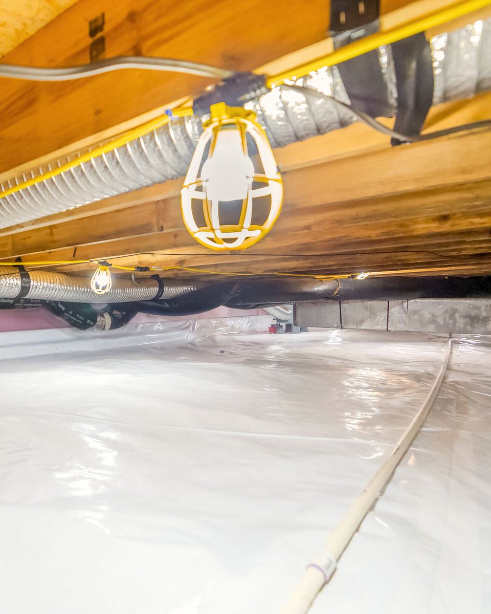 seasidecs's tweet photo. Lighting may not be the first thing you think about, but when it's time for an annual inspection or maintenance, having a well-lit crawl space makes a world of difference. We build systems that are designed to protect your home &amp; simplify future maintenance. https://t.co/SMZenENRf8