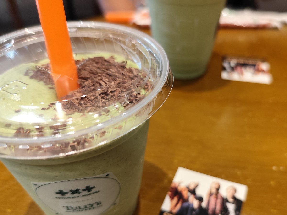 pg98yu's tweet photo. 08.02

day2はラバッパーと合流
おかげさまでスムーズに回れて助かった！
時間余ってお茶したけどおすすめおいしかった🥤
各々ライブ楽しんでラ後も🍻 https://t.co/5Fu2d9jROa