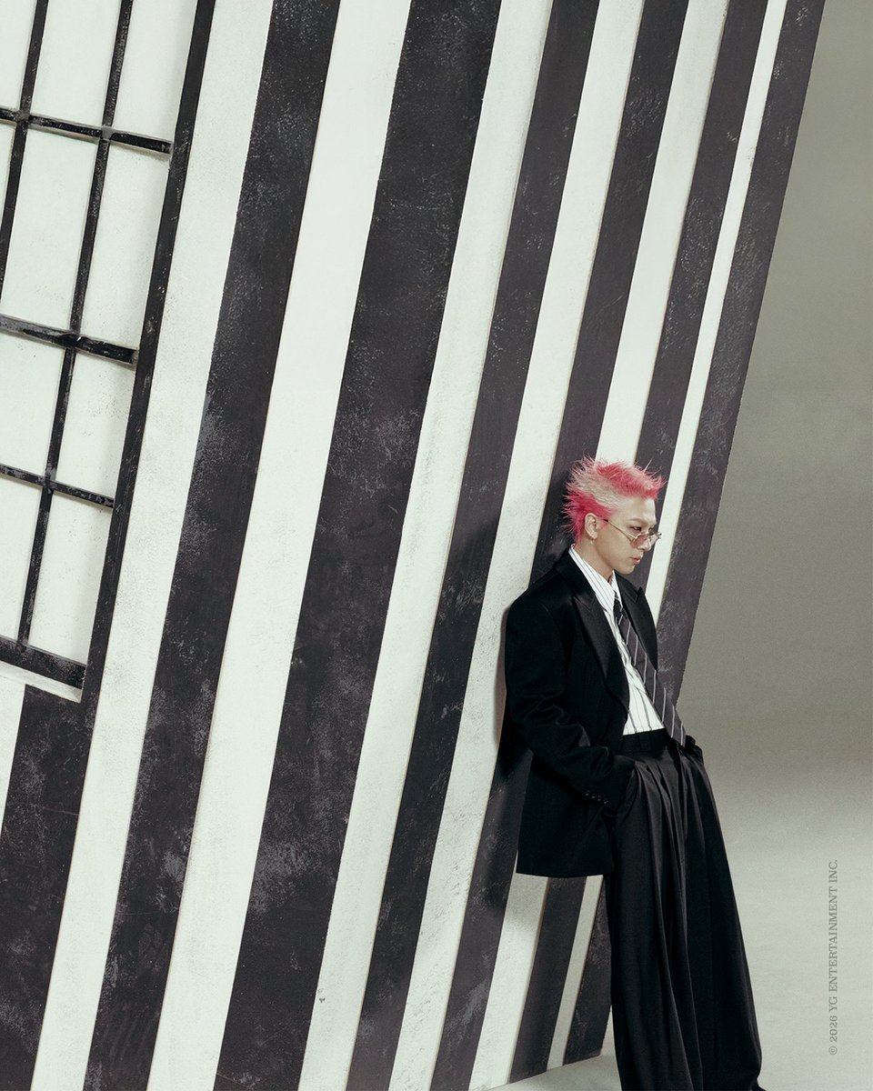 YG_GlobalVIP's tweet photo. [BiiiG] VISUAL PHOTO - BiiiG ver.

2026.08.19. 6PM (KST)

Pre-Save Now.
: https://t.co/JsL7qwOEEi

#BIGBANG #빅뱅 #TAEYANG #태양 #DigitalSingle #BiiiG #YG https://t.co/1lVenoTiOV