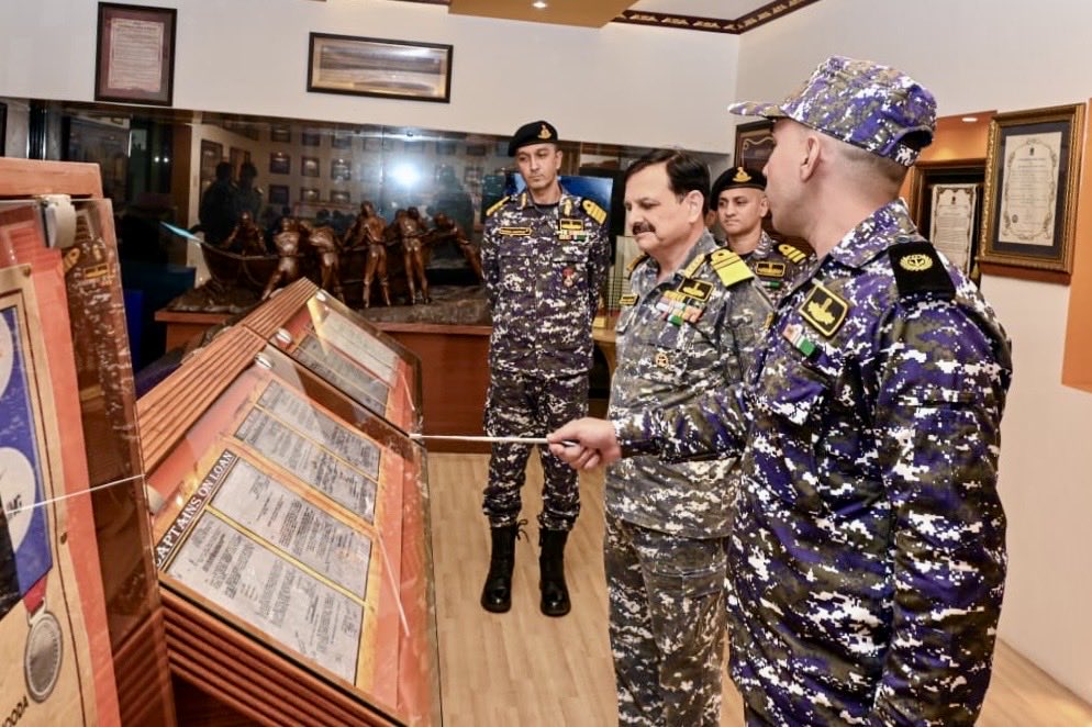 IN_WNC's tweet photo. VAdm Sanjay Vatsayan #FOCINC #WNC visited #INSTanaji and #CABS on 13 Aug 26 to review the ongoing infrastructure and op works at the station and #NADTrombay. A 25m Containerised Small Arms Firing Range (CSAFR) was also inaugurated at #INSTanaji.
Interacting with officers of #CABS, #FOCINC #WNC reviewed the progress of HR management initiatives for serving personnel and veterans of the #IndianNavy.
@indiannavy
@IndianNavyMedia
@IndianNavy_CABS
@DefPROMumbai