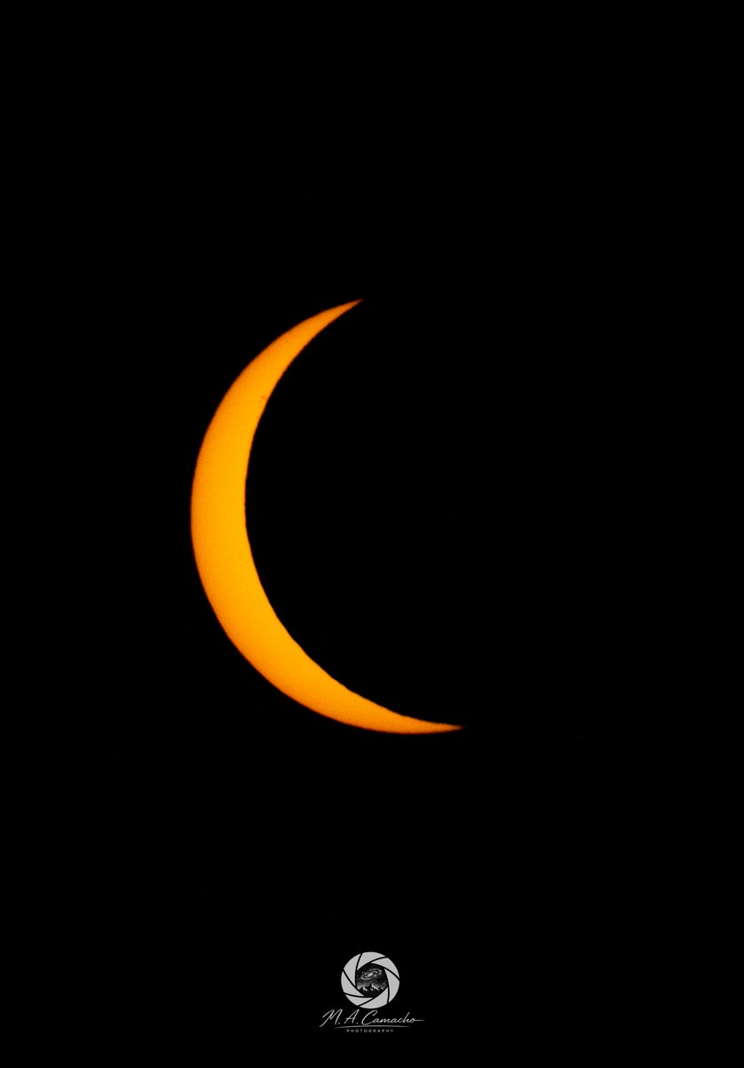 M_ACamacho's tweet photo. #elipse desde #cadiz. No fue total, pero si un ensayo para el 2027, cuando si será total por estas tierras!!!! https://t.co/v9cIY7PCPR