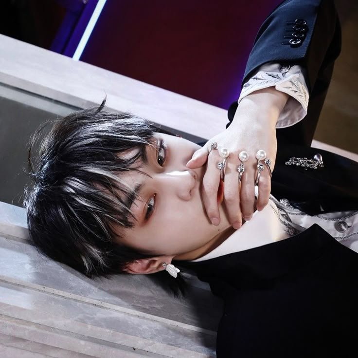 myhearteu0707's tweet photo. — 𝗂𝗇𝗍𝖾𝗋𝖺𝖼𝗍𝗂𝗏𝖾 𝗉𝗈𝗌𝗍 ₊˚⊹♡

✧ Memorabilia Jungwon or Dark blood Jungwon ✧ 

BELIFT RESPECT YOUR ARTISTS
#ENGENEs_With_SevEN
#MonetaryBoycott_HYBE https://t.co/J1LPxtvsCY