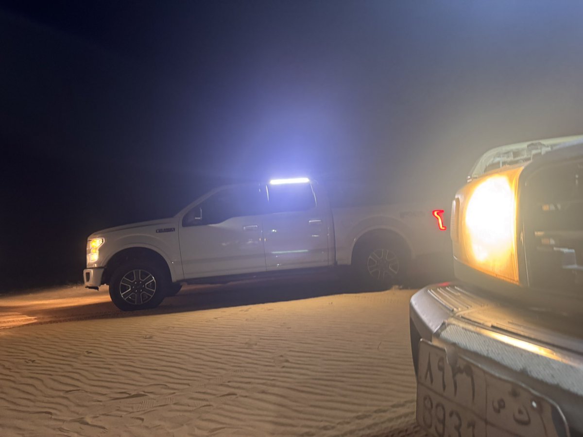Tabalworod's tweet photo. #فريق_أباالورود_التطوعي

التاريخ:الأربعاء ٢٩/ ٢/ ١٤٤٨-١٢/ ٨/ ٢٠٢٦

الوقت: ٦ مساء

الموقع : داخل النفود

المهمة:تلقى الفريق بلاغا من رجل يستقل سيارة من نوع ( فورد  )علقت في الرمال .

تم -بحمد الله -استخراج السيارة ،وتمت المهمة بنجاح

شكرا لأبطالنا https://t.co/BBJIo2kZKP