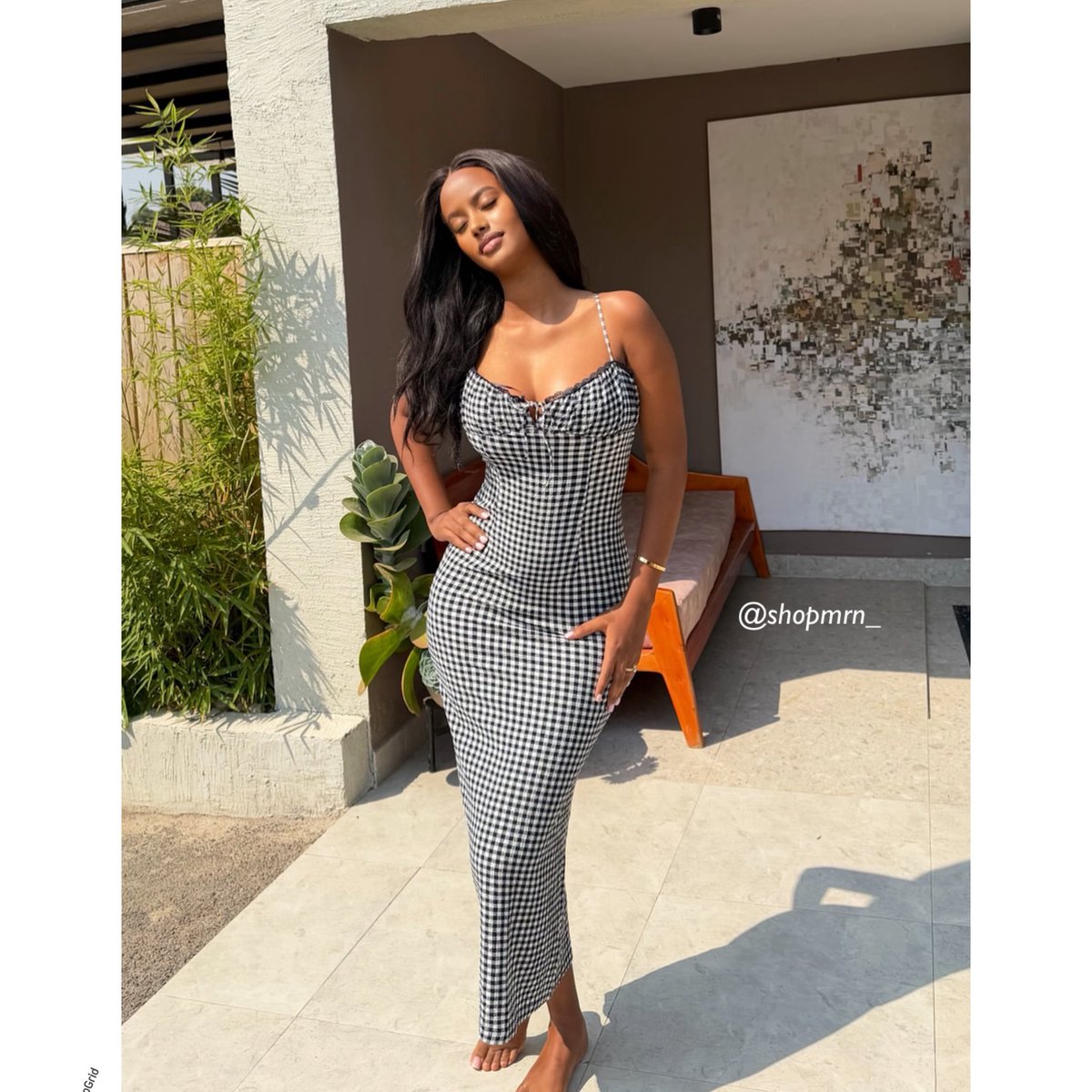 shopmrn_'s tweet photo. Gingham Midi Dress
Sizes: S, M, L
Colours: Display Colour 
Price: 34,000NGN
Brand: UK https://t.co/NDPjyH18LU