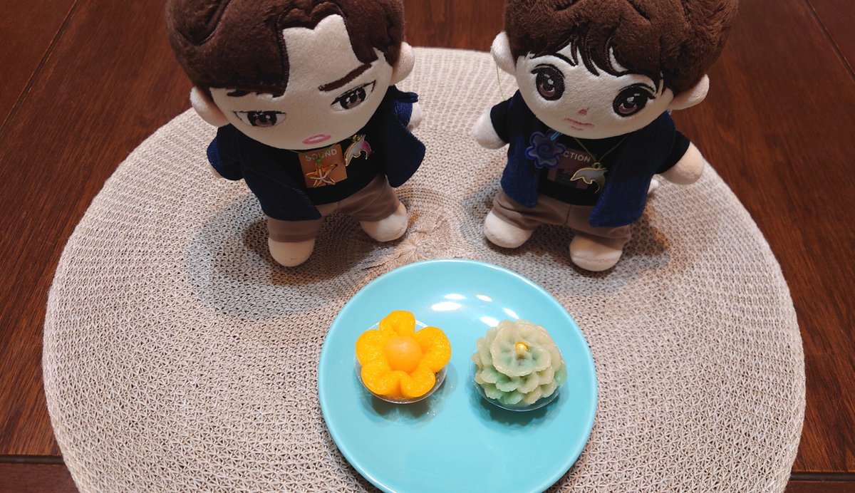 SuparGoen's tweet photo. 念願のタイスイーツ食べたどー！
(1億光年ぶりにぬい撮り😇) https://t.co/JxI6KoUvM4