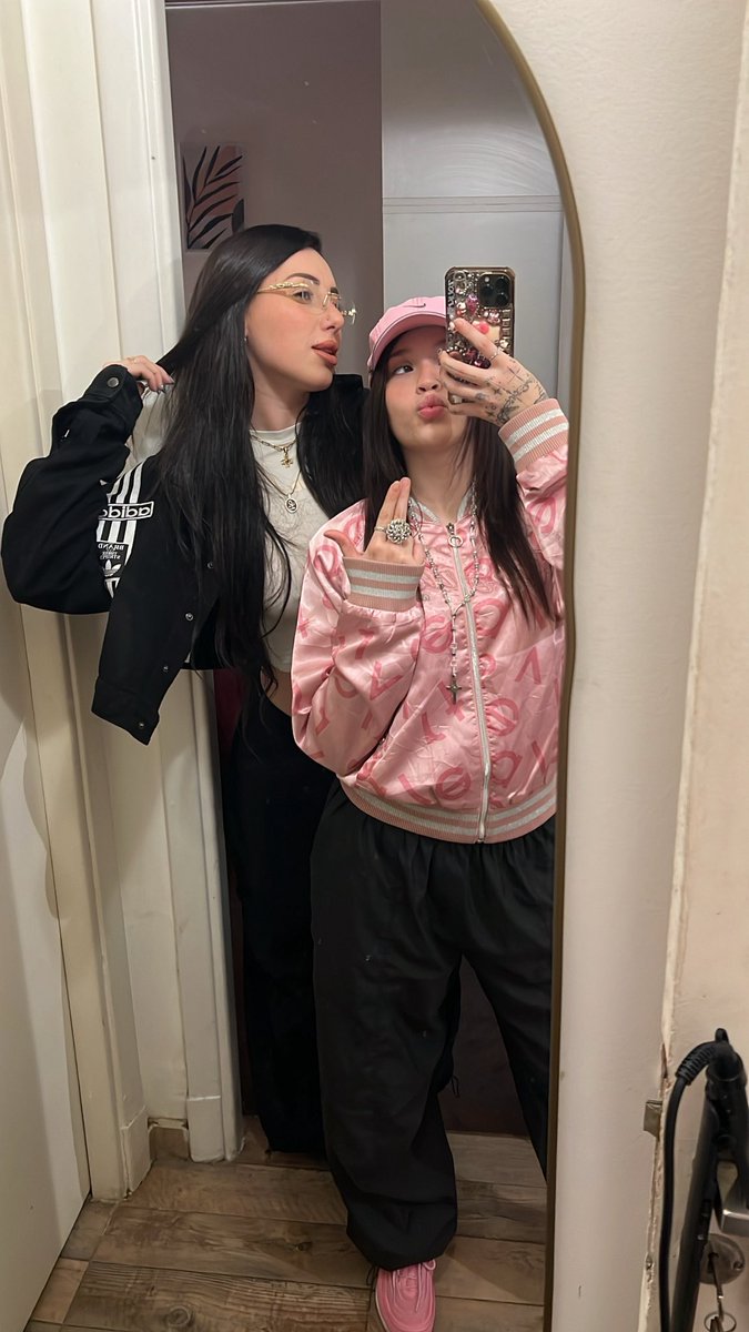 hellololaxo's tweet photo. el rap femenino de tu país🎀🇦🇷💗
no se ataken 💋 https://t.co/QMV6MAQLwi