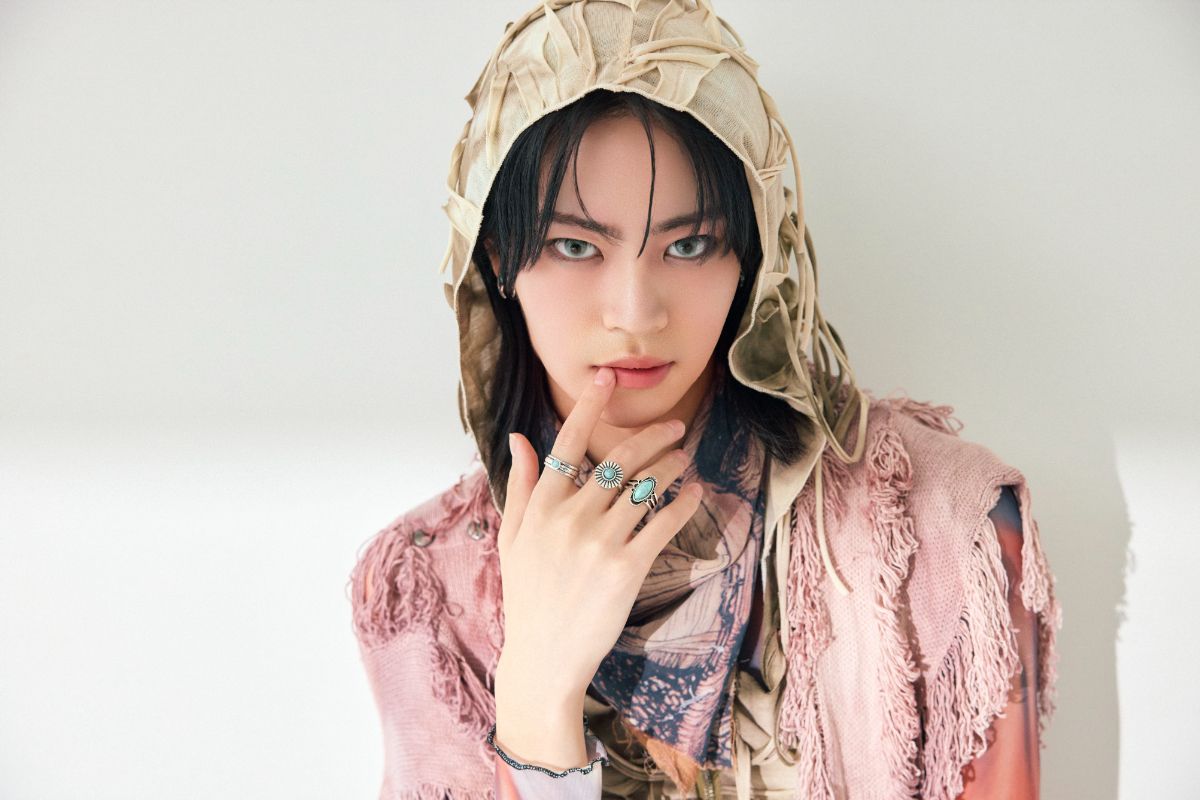 MENSUNIT's tweet photo. ＼ #メンズユニット Vol.33 ／

#龍宮城「愛をほえろ!!!」特集🐉❤️‍🔥

#S さんのアザーカットをお届け📸

愛してやまない「食」BEST3を発表🍜❕

自分らしい尖ったビジュアルへのこだわりや、
ライブで感じるメンバー＆ファンへの“愛”にも注目👀🫶

🛒こちら 
https://t.co/Fd8TdSqtdi

@RYUGUJOofficial https://t.co/UUoI2muhoy