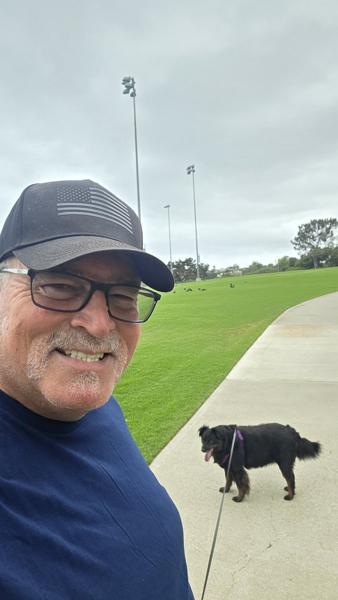 Habetman's tweet photo. Good morning from the park https://t.co/e0wy6nlkee
