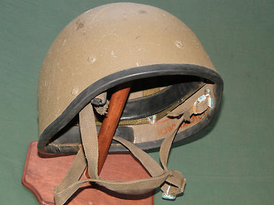 derdeklas649's tweet photo. @KaiserLoof You're right, just looks similar to the SADF parabat helmet. https://t.co/KlbrQZD98q