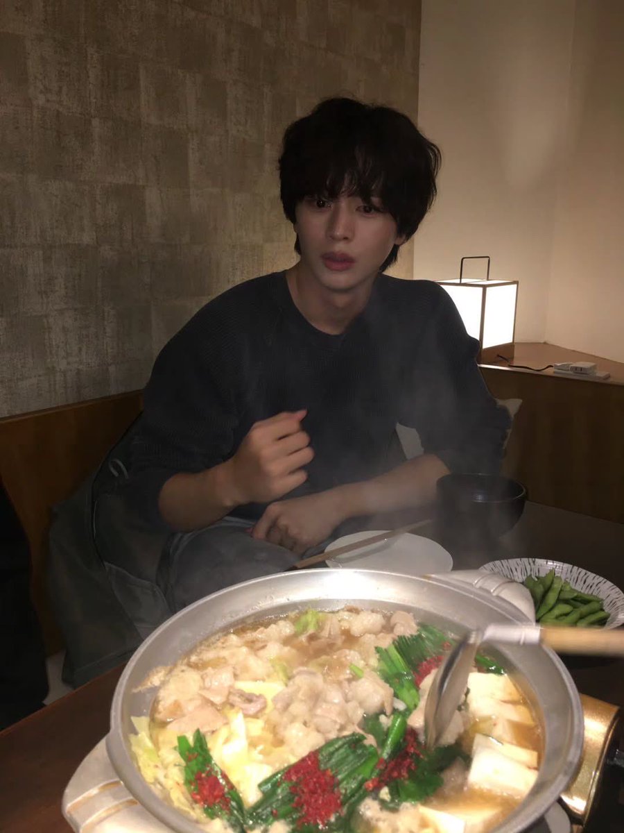 sat_cat_'s tweet photo. 헤어지자고? 형은그런말을무슨전골먹으러와서하냐.. https://t.co/k6fKI8VQpj