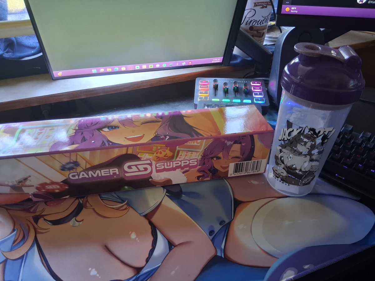 KaitoVulpine's tweet photo. Wasn't expecting a package today... https://t.co/sxg2uYXJeD