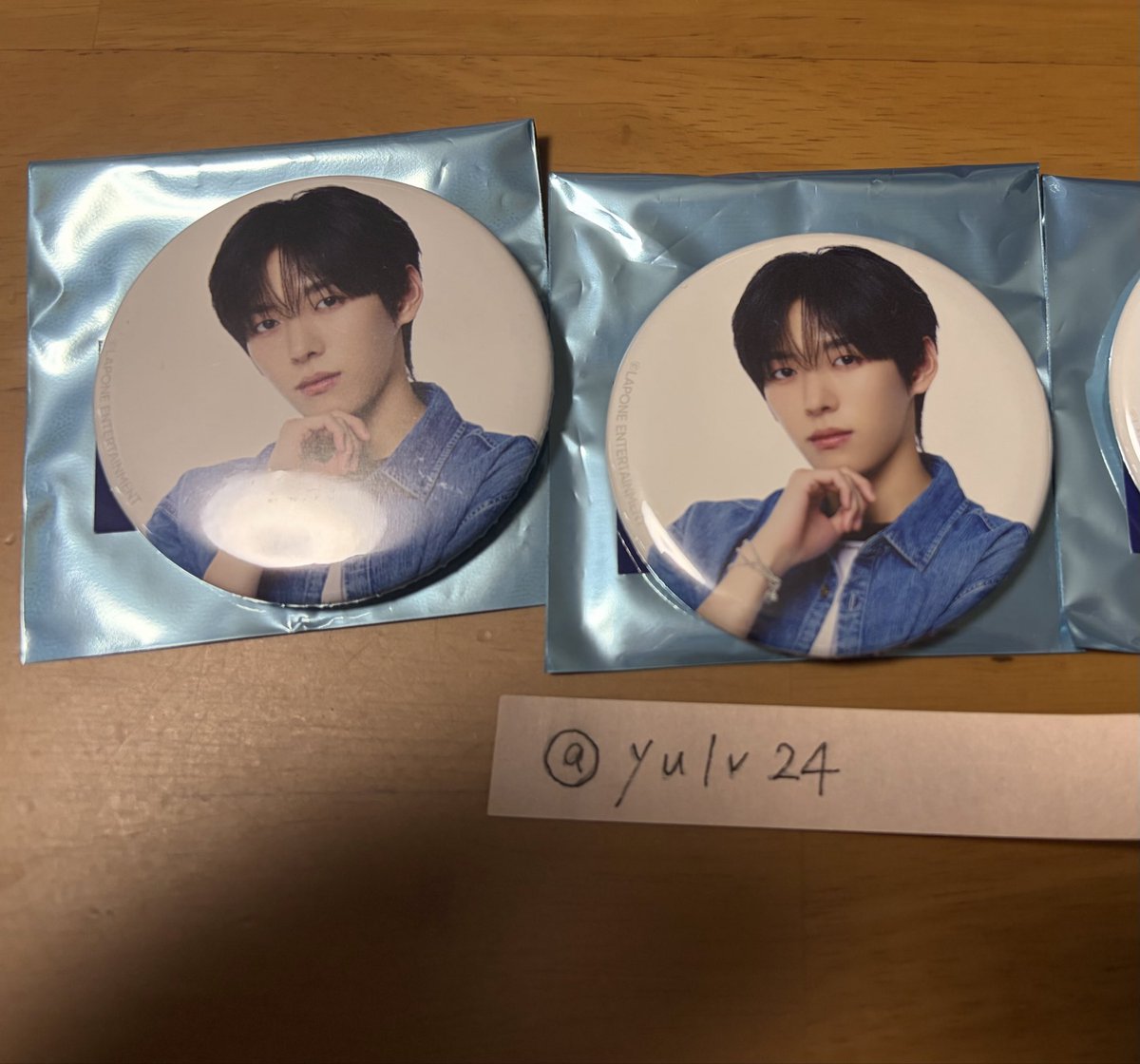 yulv24's tweet photo. @M6_N6_MRXH 検索より失礼致します🙇🏻‍♀️
当方画像のシンヘン缶バッジ所持しております。
道具なし後藤と1:1での交換可能でしょうか？
郵送希望です。
ご検討よろしくお願いいたします。 https://t.co/0ECF4ZrBid
