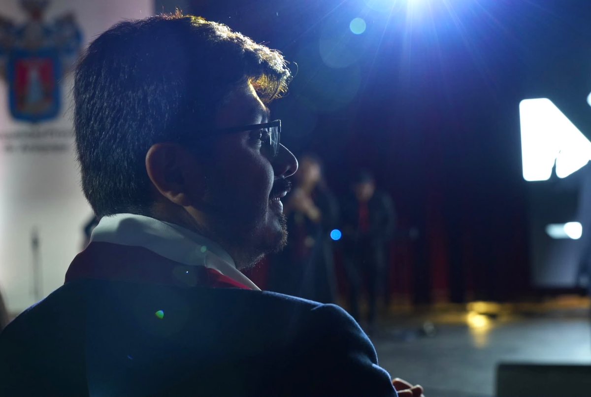 carandavas's tweet photo. Muy agradecido con la Unión de Pastores de Arequipa por la cordial invitación a la ceremonia de Acción de Gracias, desarrollada anoche en el Palacio de Bellas Artes.

Agradezco, en primer lugar, a Dios por permitirnos compartir este momento de fe, reflexión y unidad, y por darnos la oportunidad de servir a nuestra región y a nuestro país.

Estos espacios nos recuerdan que, más allá de nuestras diferencias, tenemos una responsabilidad común: trabajar por una sociedad con valores, solidaridad, respeto y esperanza.

Desde el Congreso de la República, reafirmo mi compromiso de defender la vida, fortalecer a la familia y promover el bien común, poniendo siempre nuestro trabajo al servicio del Perú.

Que Dios bendiga a Arequipa y al Perú. 🇵🇪🙏
#peru #arequipa #aqp #diputados #acciondegracia