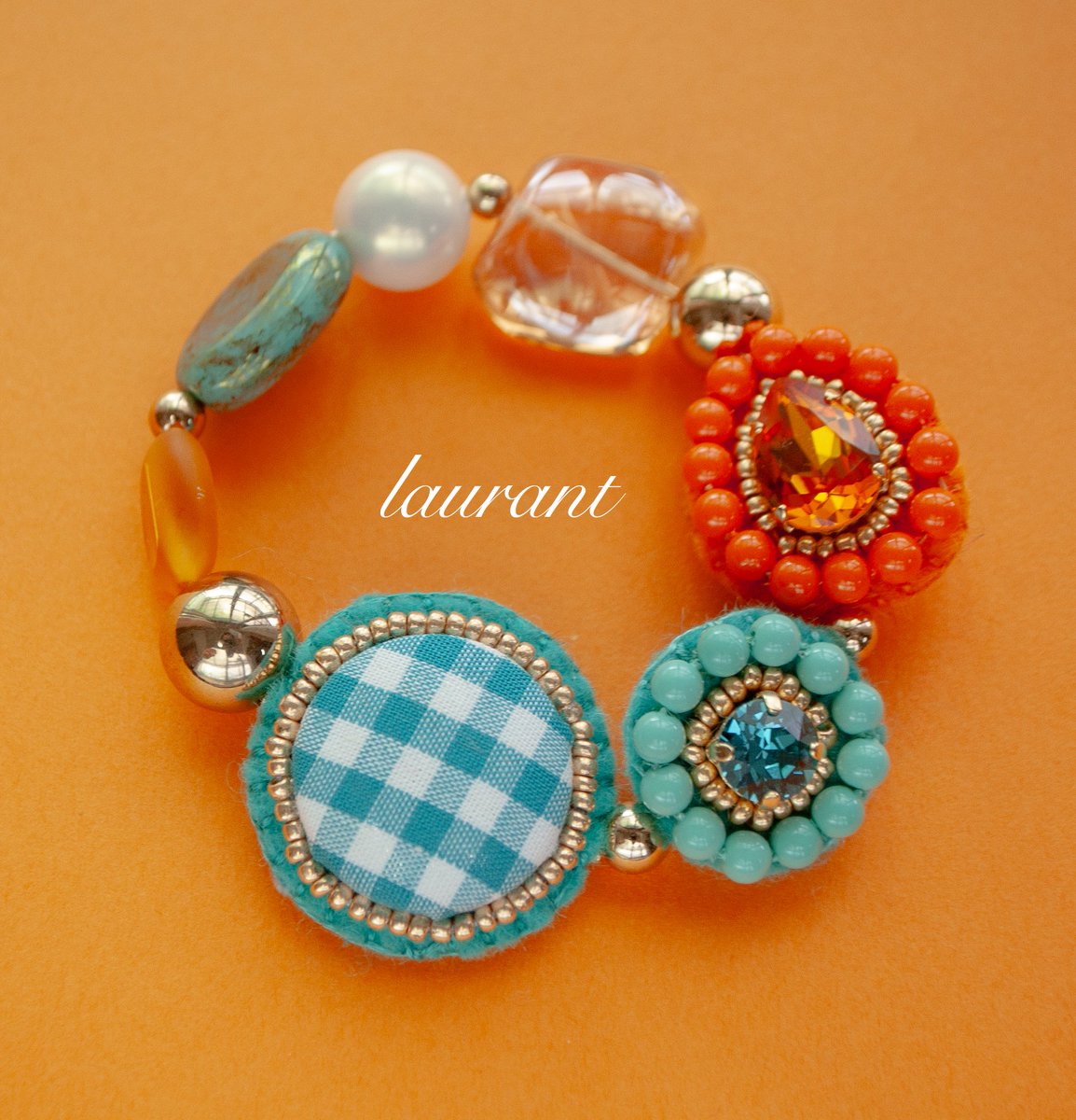 kuon_laurant's tweet photo. 人気のオレンジ×エメラルドカラー🧡💚

今月の新作ブレスレットは
8/21 21:00〜minneで販売開始予定です！！よろしくお願いします☺️✨🍉 https://t.co/MOUNB7nFSI