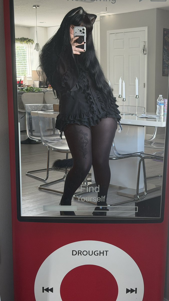 Bunnnibbi's tweet photo. my fit for the mall https://t.co/dqBJEkLiyF