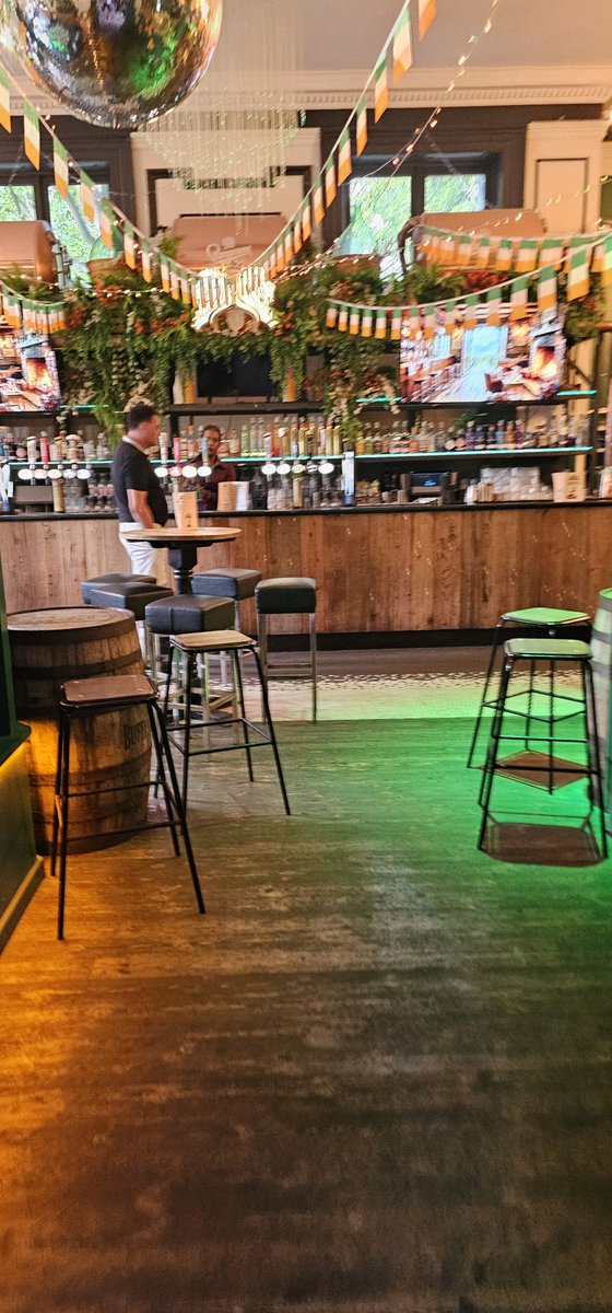 NEWCASTLECITYU1's tweet photo. Welcome to bar 298. Liberty House Celtic Tavern. The 8th Irish bar in town now. Its not Irish. Its still the @union_rooms with more expensive pints. Service was good. £5.50 a coors though. Outdoor seating is a bonus #allthebars #ncl #nufc #gatesheadfc #f4f #follow #subscribe https://t.co/VQjEwdflxC