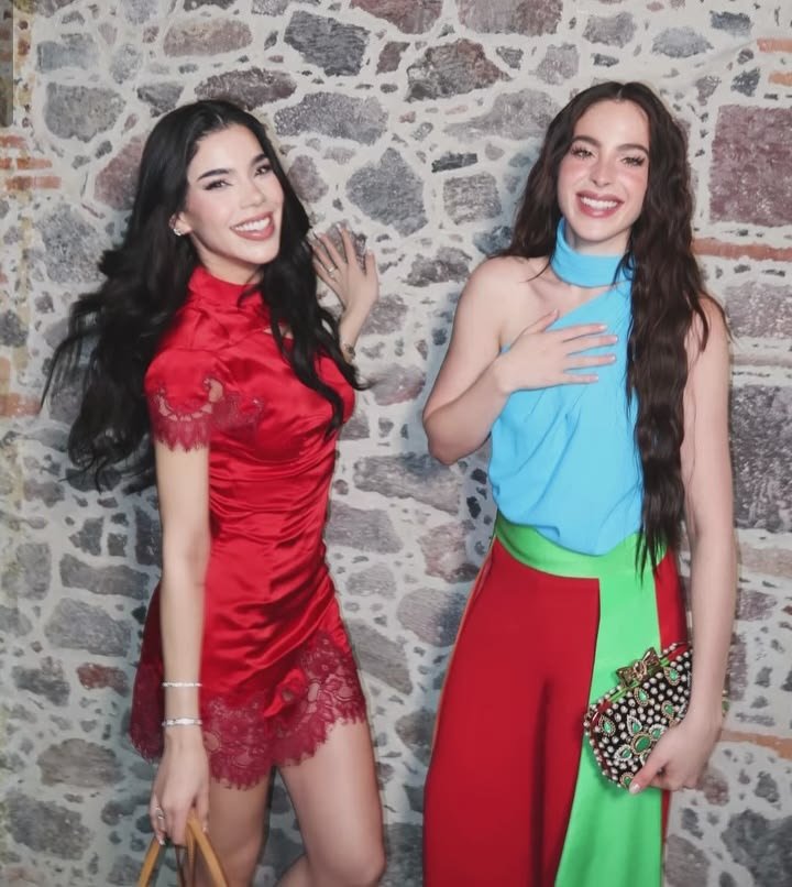 PopstarsMex's tweet photo. — La cuenta oficial de Instagram de  Miss Universo México muestra su apoyo a Kenia Os después de la campaña de desprestigio en su contra. https://t.co/uUfOoBHYv1