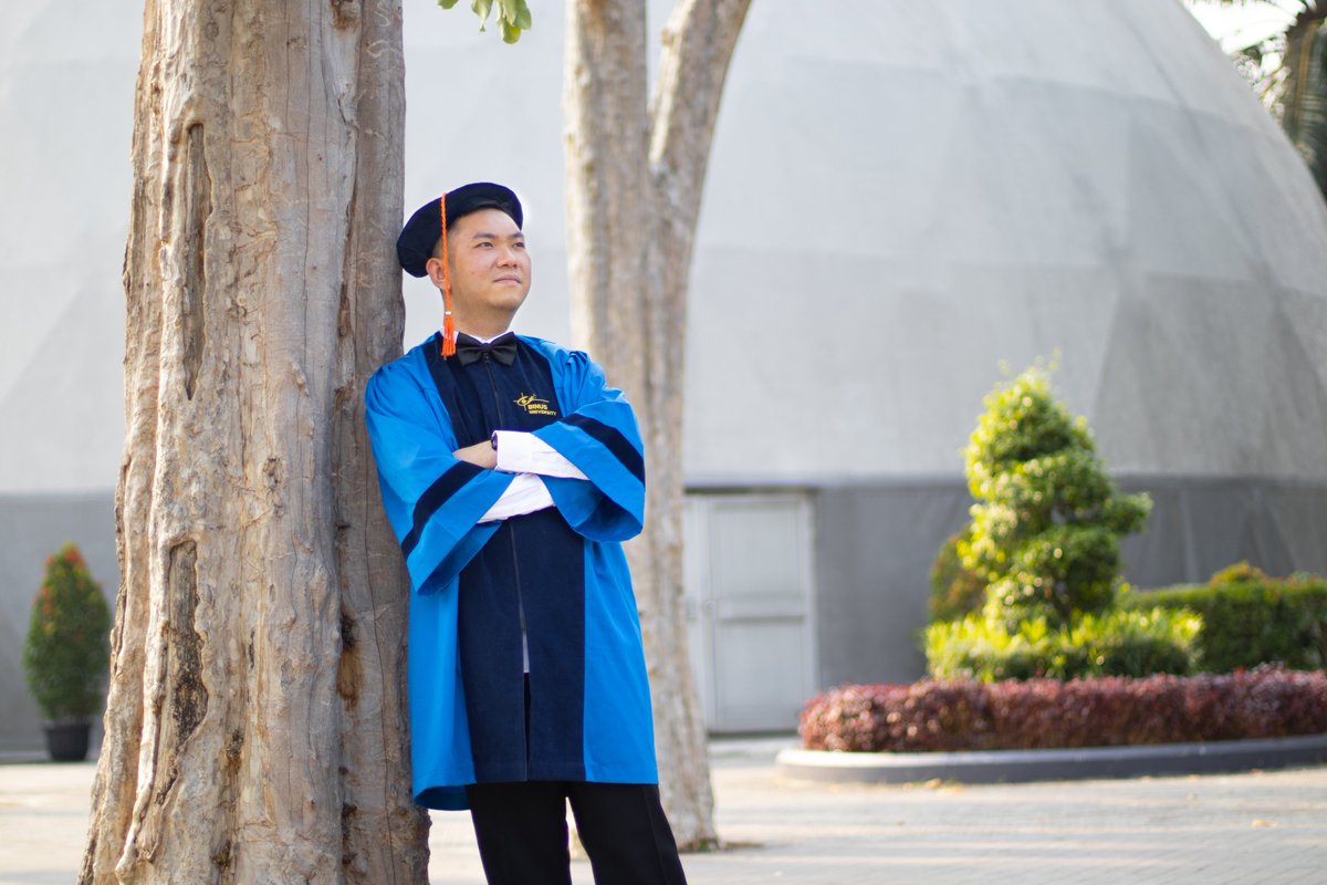 BryanM880's tweet photo. S.Kom, FIN. 🎓✨

📷: @VerrellRenardo https://t.co/TTLKLRqgnJ