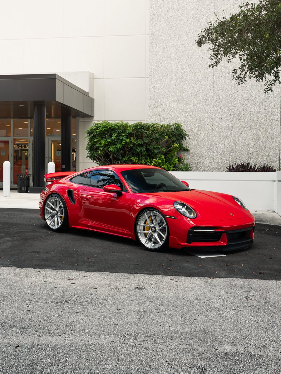 Rinoire's tweet photo. #Porsche 911 Turbo S https://t.co/D18VOzIf5S