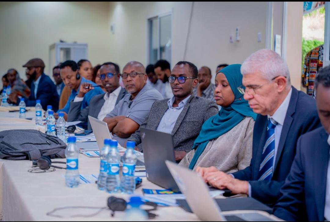 Mpwr_Somalia's tweet photo. The Director General of the Ministry of Public Works, Reconstruction and Housing, Mr. Farah Abdinoor Farah, officially launched a workshop focused on land governance and planning, land tenure security, and climate resilience.

#DirectorGeneral
#MinistryofPublicWorks https://t.co/4wMubidEf9