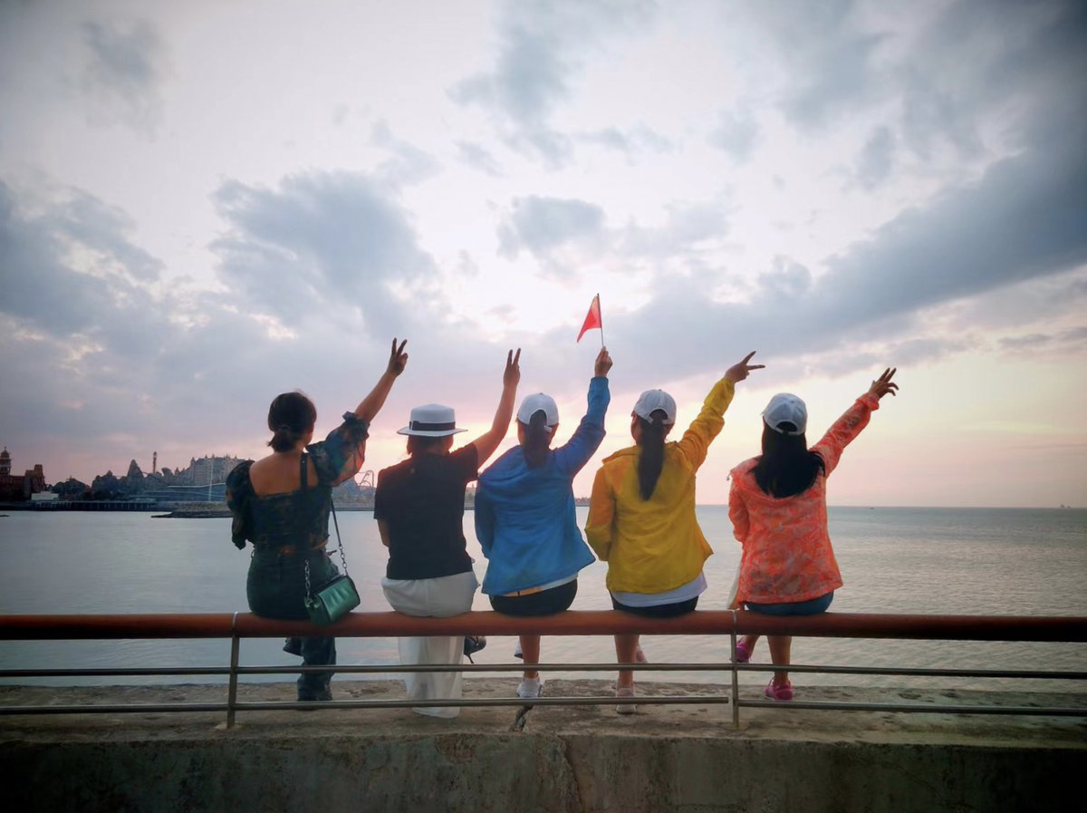 AwildaSlatvw24's tweet photo. Hey campus mates! Our Photography Club is hosting a sunset shooting activity at the Central Lake this Saturday, 5 PM—bring your camera or phone, let’s capture golden hour vibes together! https://t.co/HO2yZg9sXC