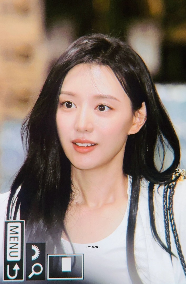 kdrama_menfess's tweet photo. •kdm• kim jiwon di the journey to gyeongju vip premiere tonight, seger bgt visual doi disini 😍 https://t.co/heWmmICQl1