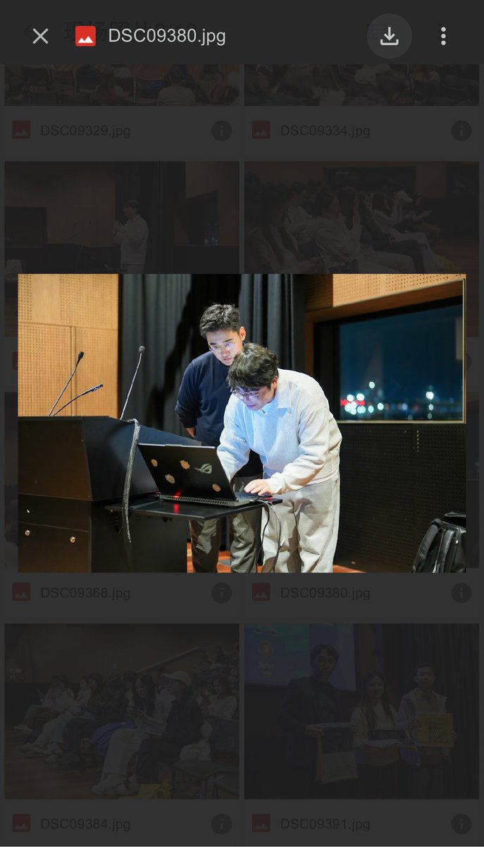 Ancosoho's tweet photo. 今天的在猫本举办的币安宣传活动超级奶思！同鞋们踊跃发言拿周边，现场的气氛太好啦，希望以后也能继续和 Binance 一起举办这样的活动！一起进步，币安高校 ，币安人生！

🎓感谢三位小伙伴@0xcarrie17 @h0wardwang @Zzx2117577 的筹备，感谢@MissLulu016 姐的支持！🫡

#Binance https://t.co/Wk1i2uabIh