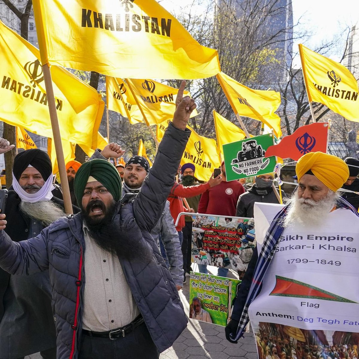 truckdriverpleb's tweet photo. Canada Border Service Agents should RAID the KHALISTAN protests next https://t.co/ZgvTIODNEE