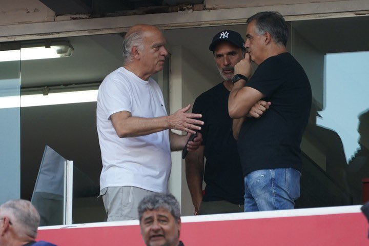 MartinProchitko's tweet photo. Y ustedes cuando se van? CHORROS. https://t.co/FyRK0GfUiu