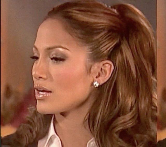 jiaa_xo's tweet photo. this particular makeup look on Jennifer Lopez lives in my head rent free https://t.co/gKZMB9fKX9