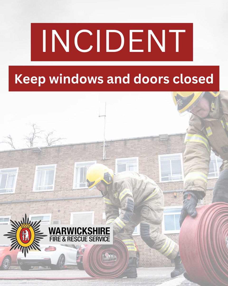WarksFireRescue's tweet photo. Thursday 13 August - 4:54pm. We are currently in attendance at a large fire on Tothall Lane, Salford Priors. Please stay away from the area to allow emergency services immediate access and if you live by close all doors and windows. https://t.co/YltjRSR1Pw