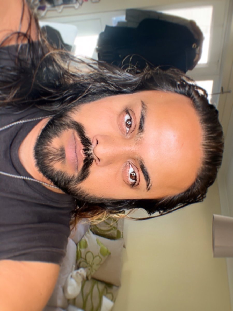 _eN_Ve_'s tweet photo. β’ NaTΓΌRaL-NaV β’
#Queer #Desi #Multidisciplinary #Artist #DesigNer
β’ https://t.co/uRfwIVlXL1 β’ https://t.co/SS962BZ0q0