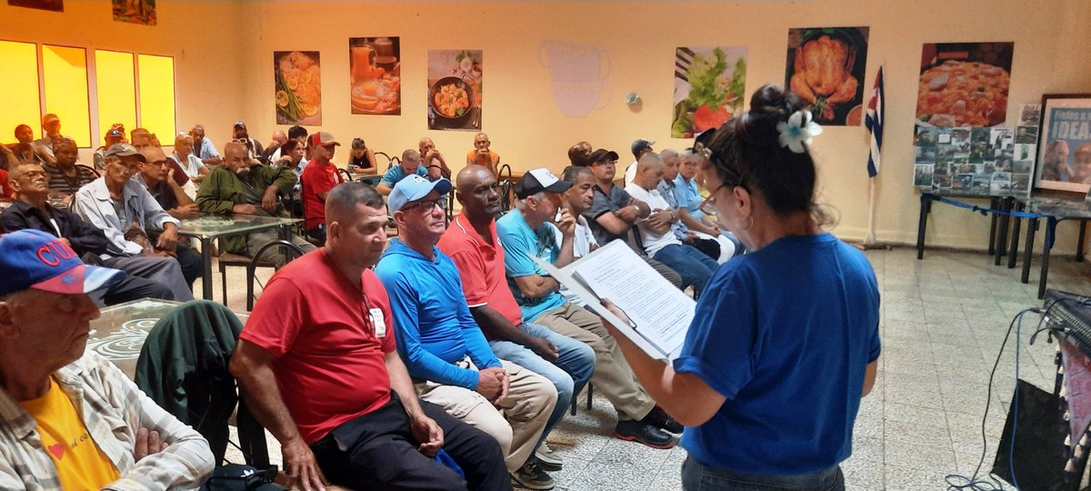 episur's tweet photo. #Episur: En esta jornada rendimos homenaje al guerrillero de todas las batallas, como describe ese “Canto a Fidel” de Carilda Oliver Labra, que dio inicio al matutino especial que conmemoró aquí el centenario de nuestro Comandante en Jefe.
#SomosEpisur
#100AñosConFidel https://t.co/pCbOxzjhz1