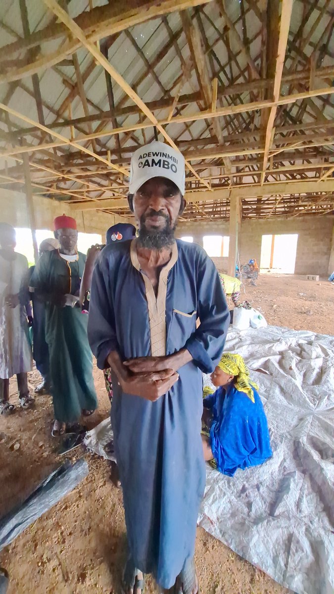 BrigAdewinmbi's tweet photo. I returned to Sagba Abogunde, Ede North, listened to the people’s concerns, and donated solar lights to improve visibility and security.

I urge everyone to vote peacefully and massively for AMBO this Saturday, August 15th, for a better and more inclusive Osun.

AMBO!

-BBA https://t.co/BJRc1r0bCU