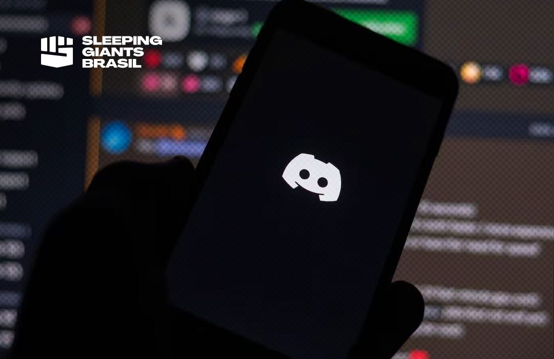 slpng_giants_pt's tweet photo. 📢 O Discord admitiu, em um documento enviado ao Ministério da Justiça, que o mecanismo de proteção falhou e deixou ativa a live em que uma menina de 13 anos foi vítima.

Segundo a plataforma, a transmissão permaneceu ativa por duas horas. Após o alerta de “lesão corporal grave”, foram necessários 25 minutos até que a live fosse excluída.

A ANPD bloqueou a ferramenta de transmissão ontem e aguarda a comprovação de que mudanças efetivas foram feitas para proteger crianças e adolescentes na plataforma de comunicação.

🔗 Fonte: G1