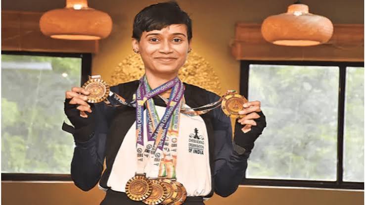 scaleup_stories's tweet photo. 14 SPORTS. COUNTLESS BATTLES. ONE EXTRAORDINARY JOURNEY.
 Pratiba Thakkadpally joins Satish Kumar on Scaleup Stories. From 14 sports to combat, struggles, and sports politics, Pratiba shares her untold journey. 
Trailer : https://t.co/m3CFWBFI7r #politics #sports #scaleupstories https://t.co/0piNhcwQqz