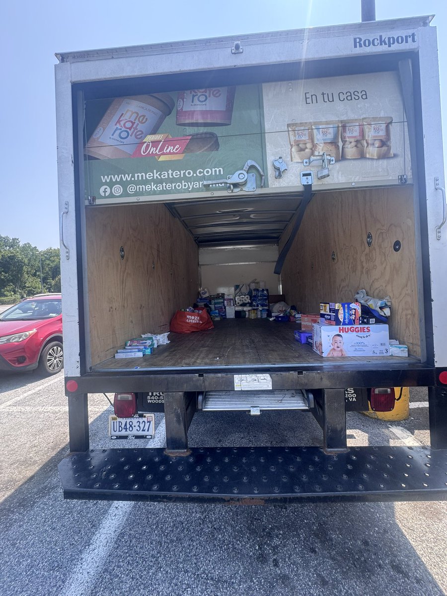 RepublicanChick's tweet photo. If you’re in the DMV area, please stop by Aroma de Café in Springfield from 10 AM - 9:00 PM at 6969 Hechinger  Drive, Springfield, Virginia and drop off your donations for Colombia. 🇨🇴 Their truck will take everything to NYC, where the Red Cross will coordinate delivery to Colombia. Every donation helps. I can also collect items in Rosslyn, VA. Questions? My DMs are open. ❤️