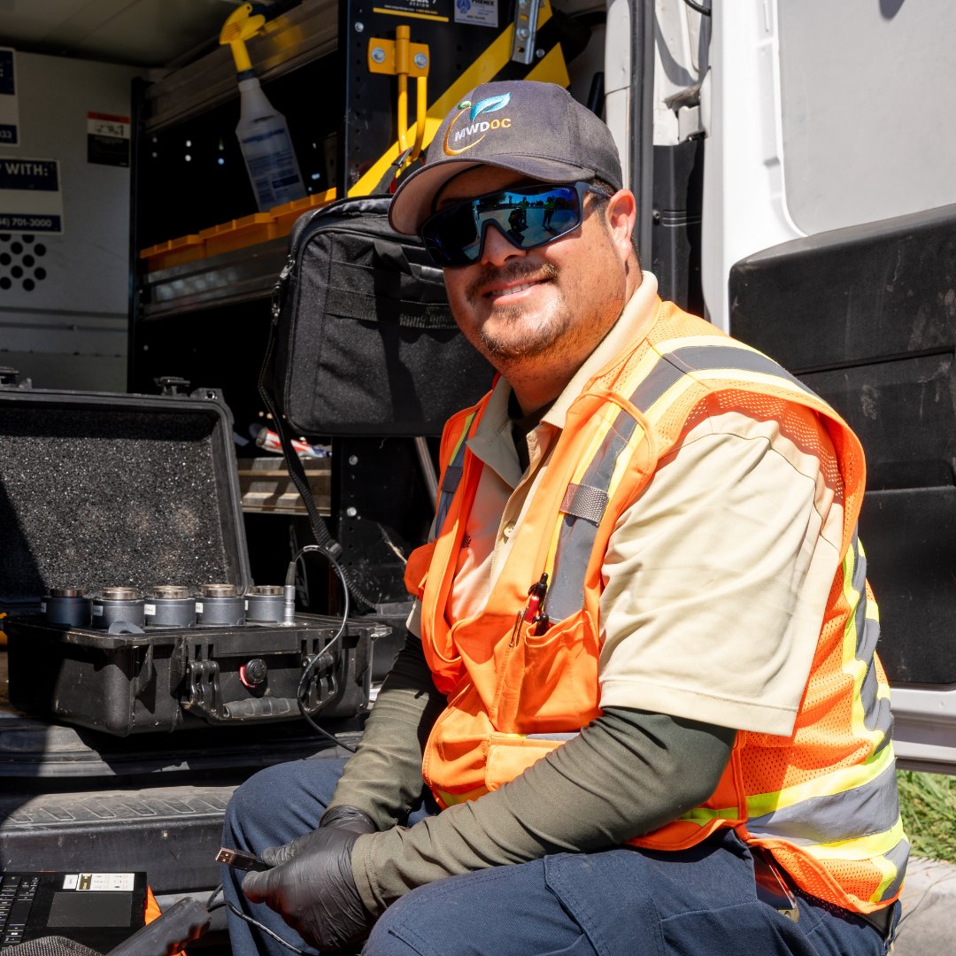 MWDOC's tweet photo. 🦺 As part of @OSHA_DOL's #SafeAndSoundWeek, we’re celebrating promoting workplace safety. The MWDOC Water Loss Control Crew puts #WorkplaceSafety into action while saving water every day! 

Discover more about our Water Loss Control programs: https://t.co/OHL4AnJXE2 https://t.co/sGEu7qLcpf