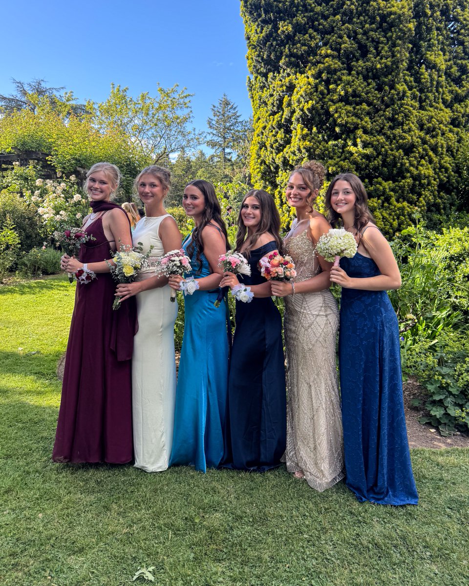 ColgateWBB's tweet photo. 𝐒𝐮𝐦𝐦𝐞𝐫 𝐂𝐡𝐞𝐜𝐤-𝐈𝐧𝐬 ☀️ 

Next up, Mia Brockmeyer! I graduated high school, worked at Shoot 360, enjoyed the outdoors with friends and family, and spent July at Colgate meeting my new teammates. Excited for the year ahead!

#GoGate https://t.co/zjyBL3l75B