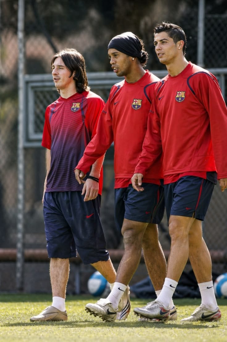 Tentionwill's tweet photo. Ronaldo should've been a Barca player 😎🤏 https://t.co/GFsZZHdn4r