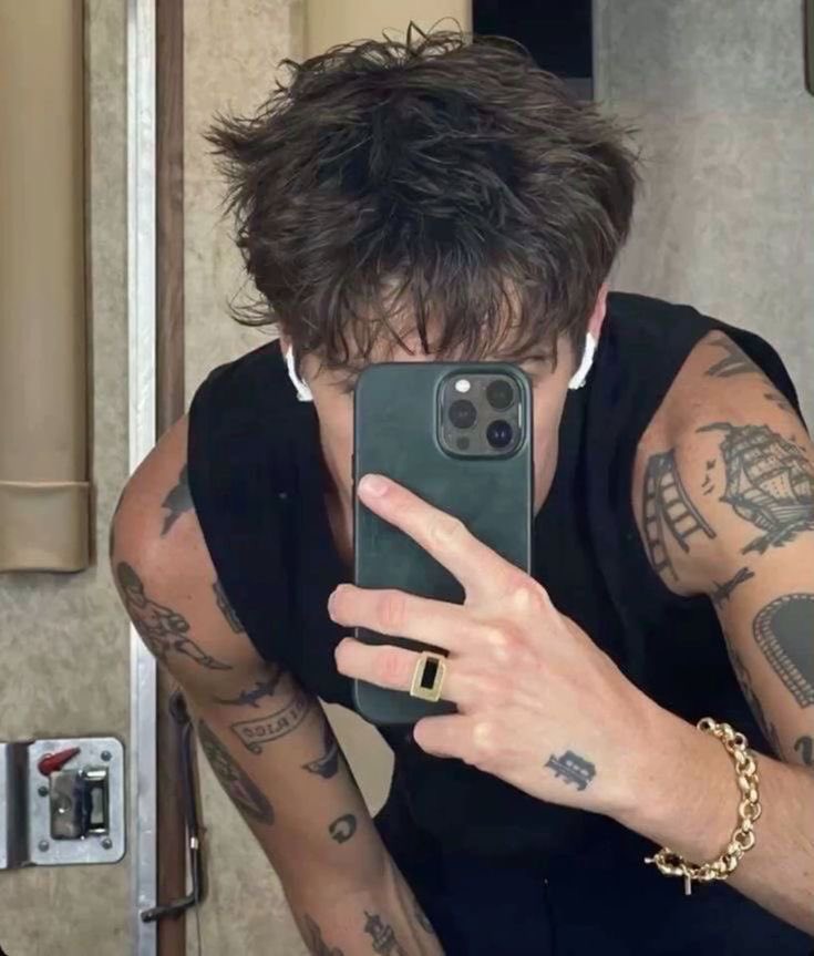 dianabellfort's tweet photo. PLS BRING HER NERDY TATTOOED BOYFRIEND NEXT SEASON COLIN FITZGERALD I NEED YOU ON MY SCREEN ASAP!!! https://t.co/26Jl37UEIU