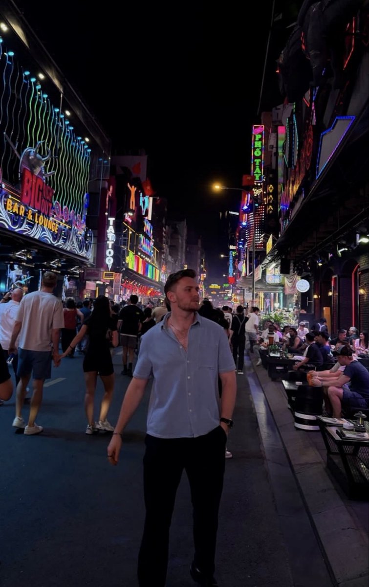 Steveprotocol's tweet photo. Different cities, same conversation 
> AI is moving fast
> The only constant is change https://t.co/1YEABautIe
