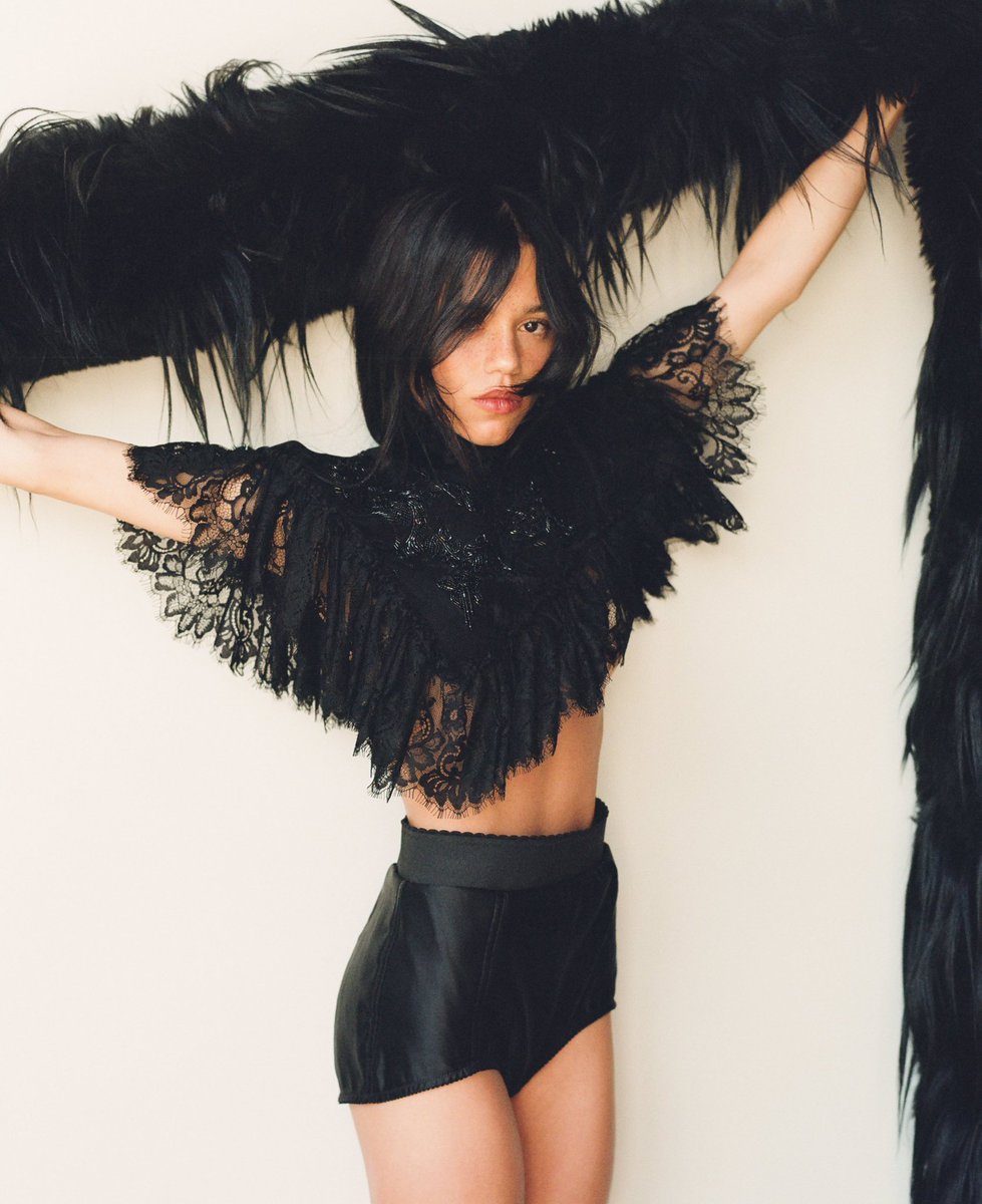 JennaHeartLoves's tweet photo. Jenna Ortega × Esquire Magazine 🖤 https://t.co/WpWSPReMxQ