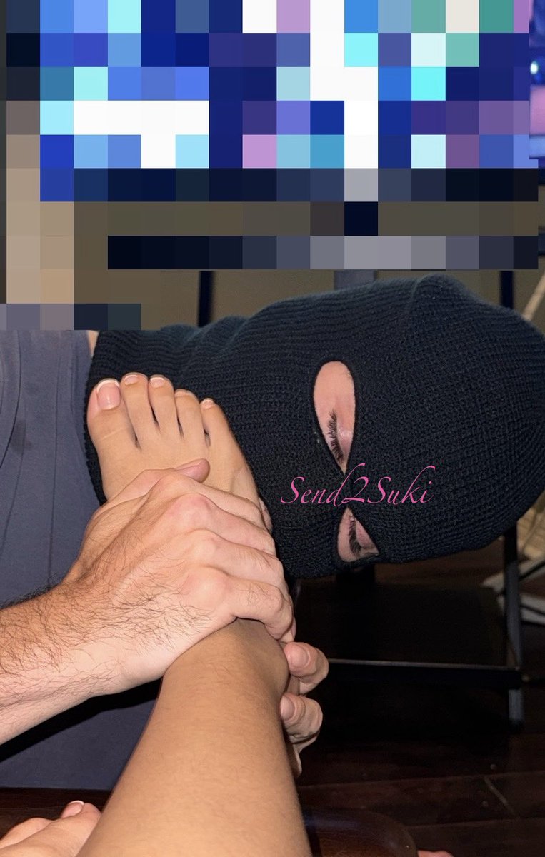 Send2Suki's tweet photo. i miss smothering men with my ass &amp; feet https://t.co/gHap5pT7su